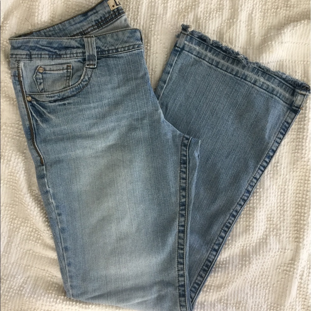 Flare light wash LEI jeans!