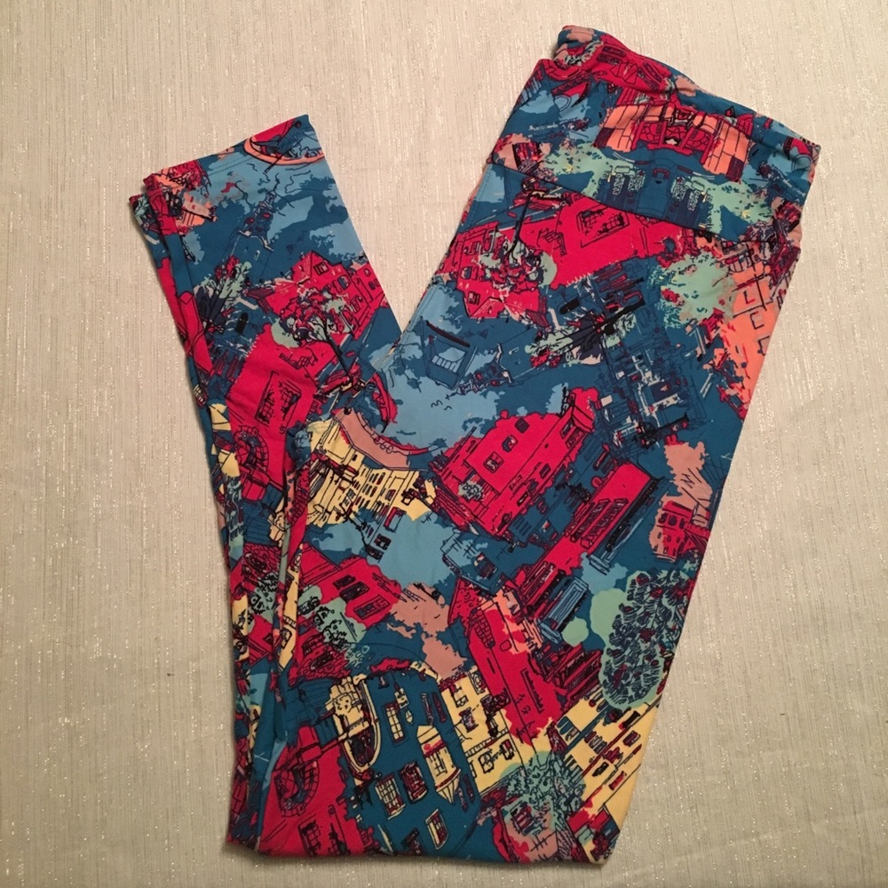 🦄 LuLaRoe TC Cities/Travel Leggings