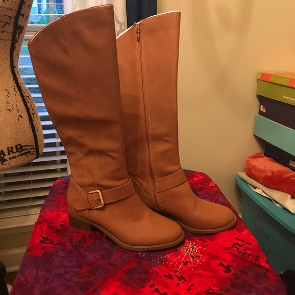 Shoes - Tan tall boots Size 8. From Old Navy