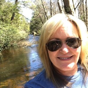 Meet your Posher, Denise