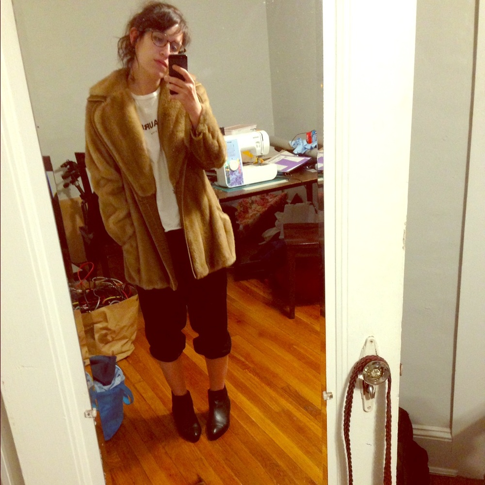 SOLD Faux fur 50s vintage coat , fits a size S