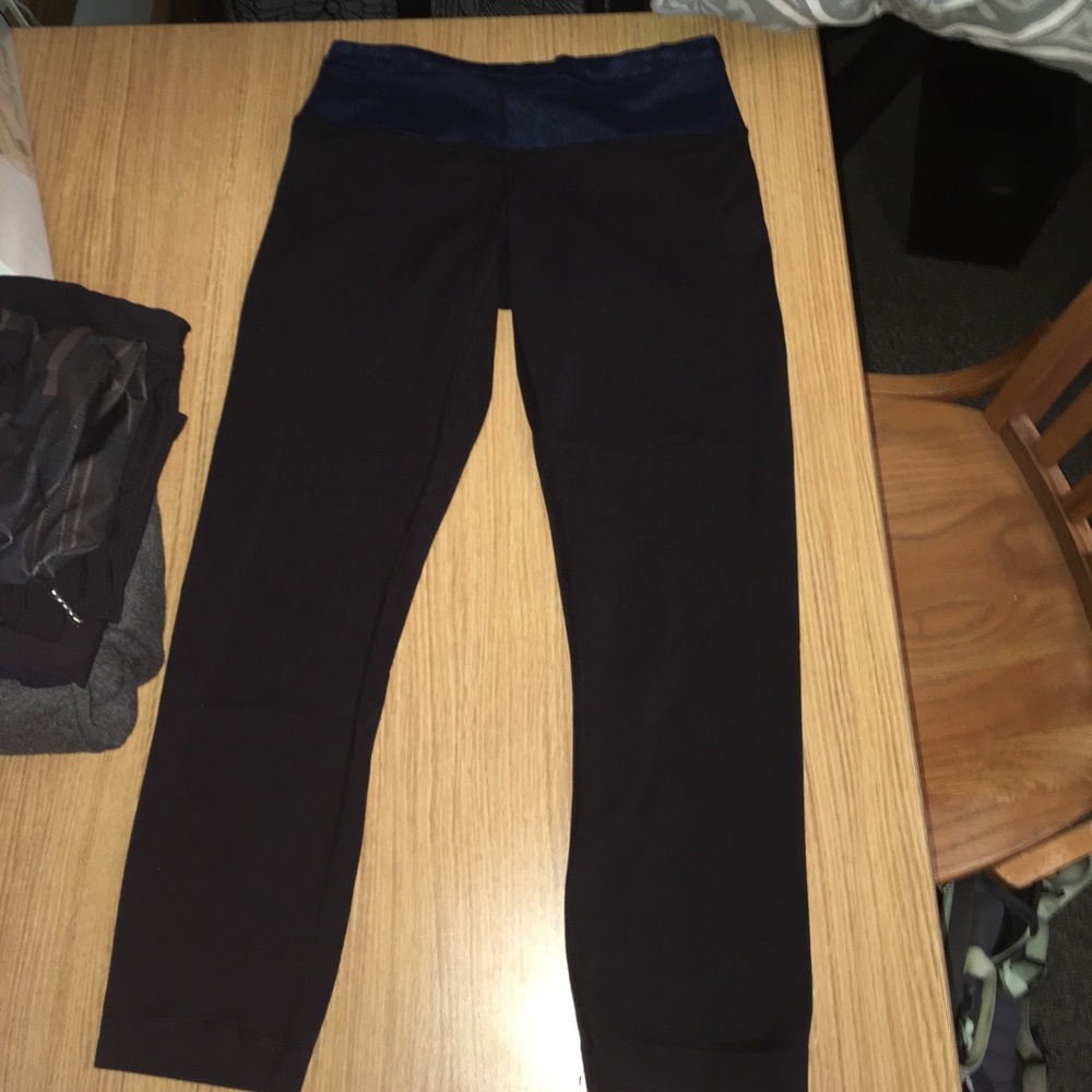 Lululemon crop leggings (reversible)