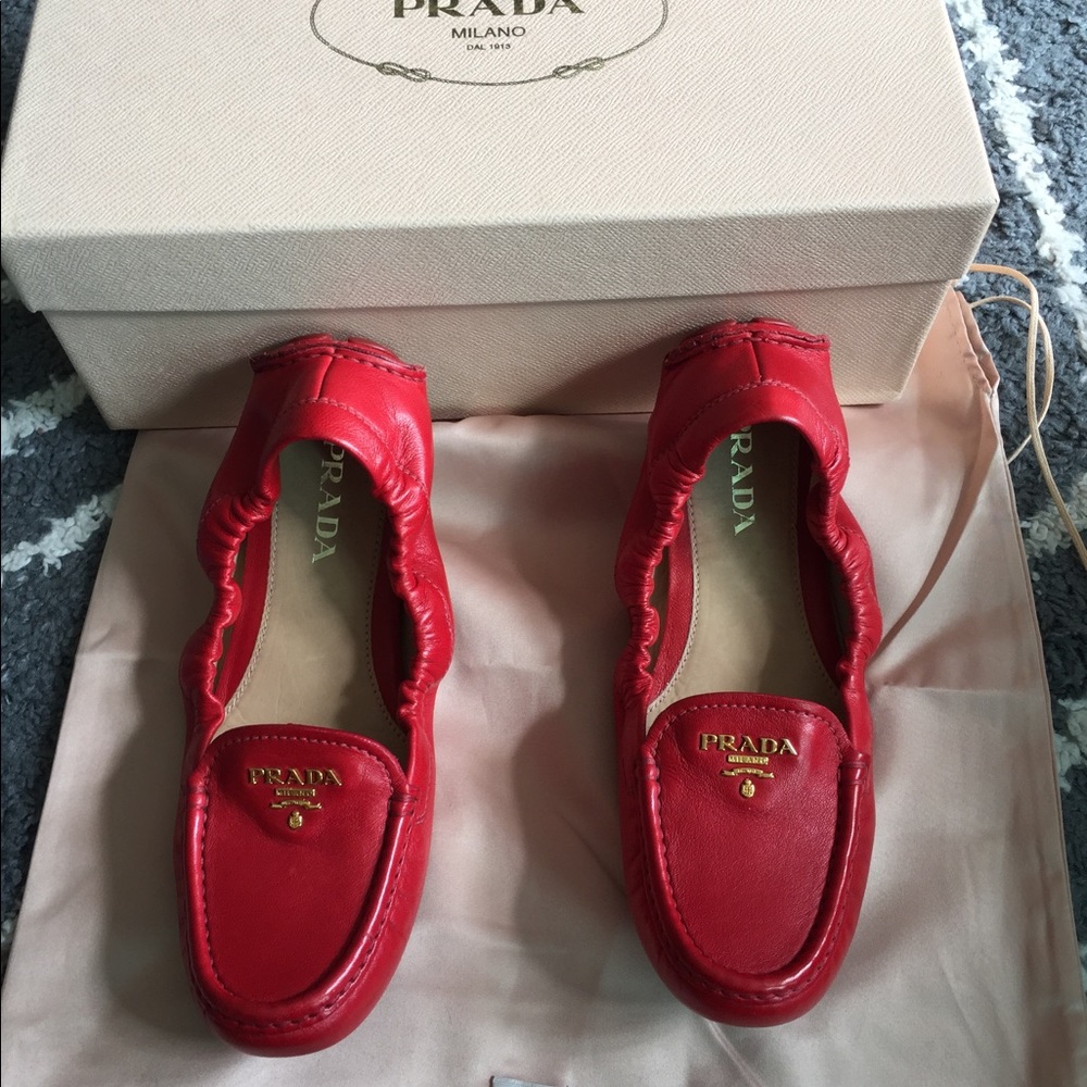 Prada loafer in excellent condition