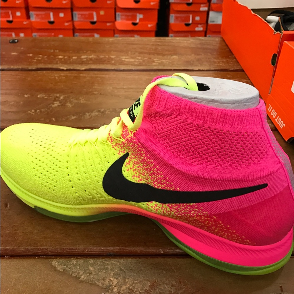 Brand new NIKE ZOOM ALL OUT FLYKNIT OC size 11