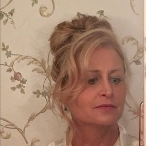 Meet your Posher, Lauura