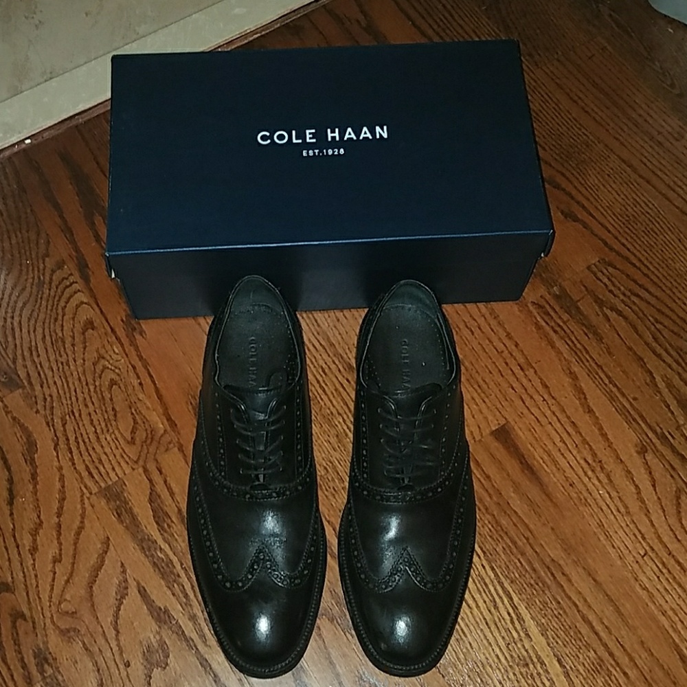 Cole Haan Mens Black Leather Oxfords