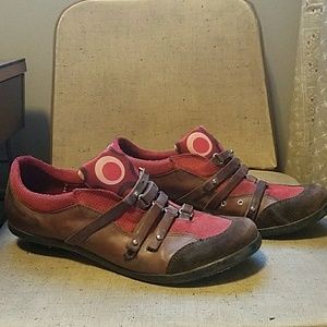 Morenatoms!! Funky, retro.