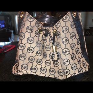 Black Michael kors handbag !!