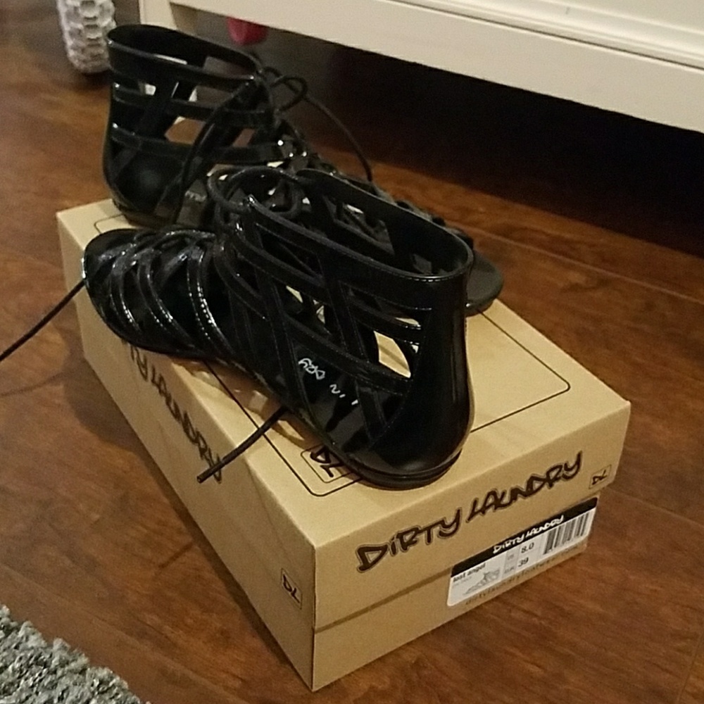 CHINESE LAUNDRY gel sandals