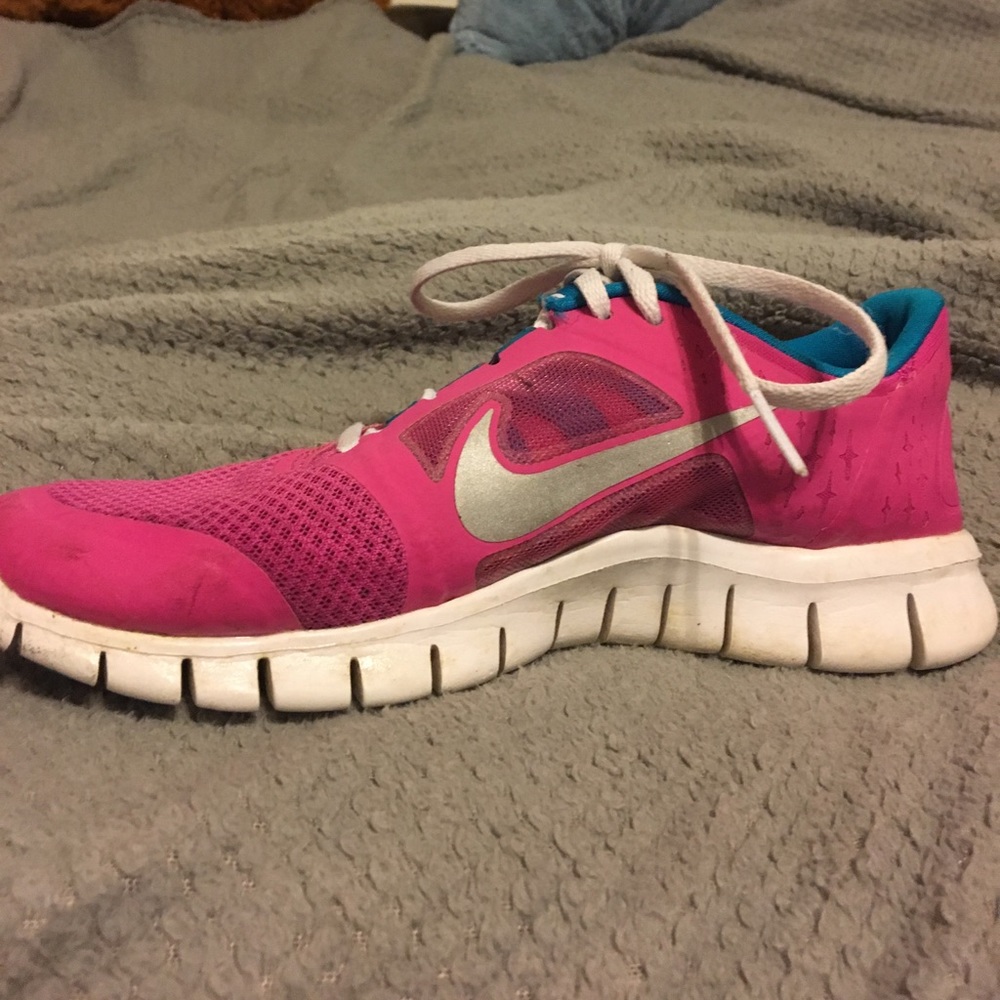 Pink Nike girls athletic shoes