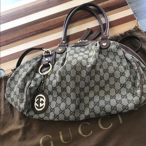 Gucci purse with dust bag