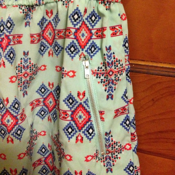 Romper with fun details - Picture 3 of 6