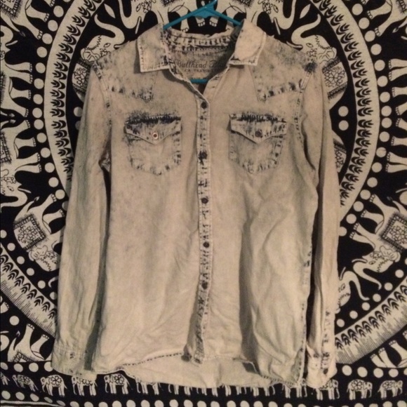 Bullhead Tops - 💥DONATING GONE TONIGHT💥 Acid Washed Button Down