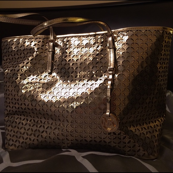 Michael Kors Flower Perforated Travel Tote Gold - Picture 2 of 5