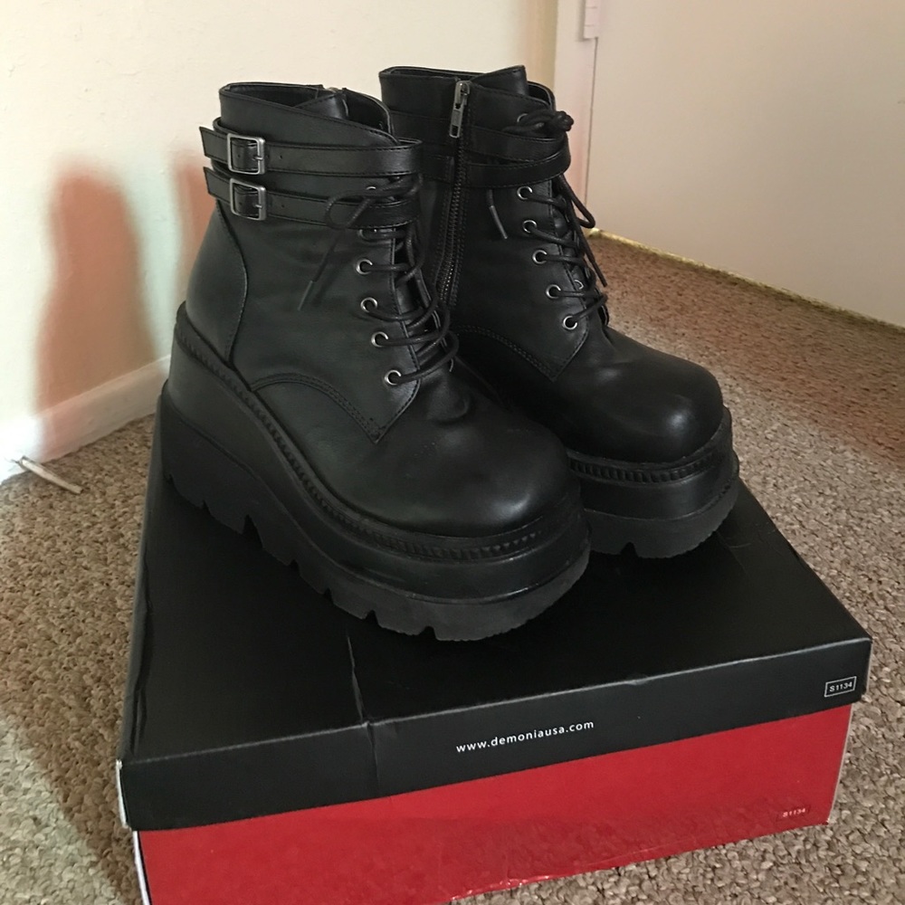 ✖️SOLD✖️ Demonia Technopagan Boots