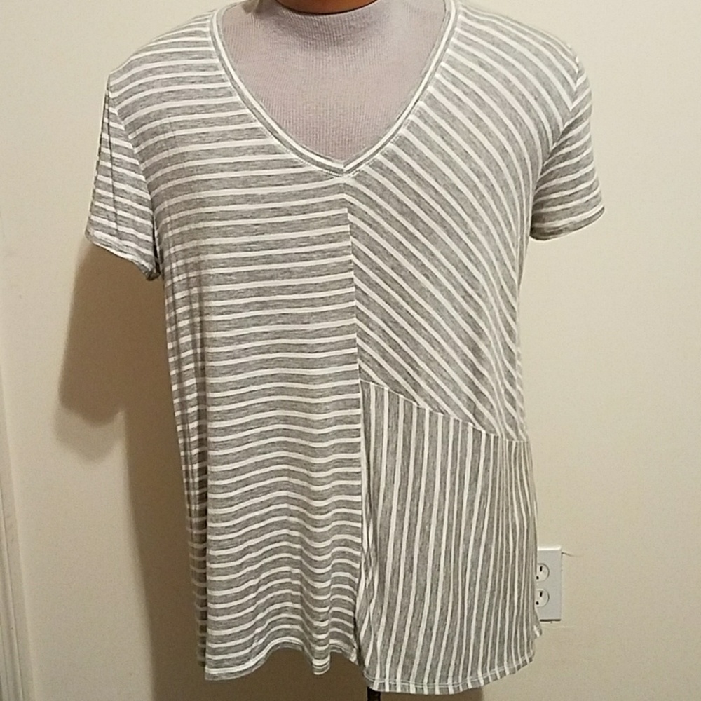 Catos ladies  Gray and white blouse.