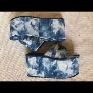 YRU Platform Sandals Sz 6 Denim Wedges Blue White