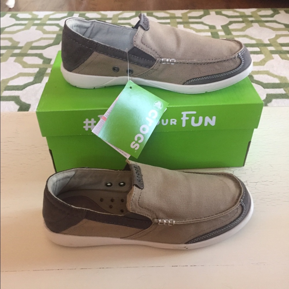 Brand new men's crocs walu luxe canvas loafer