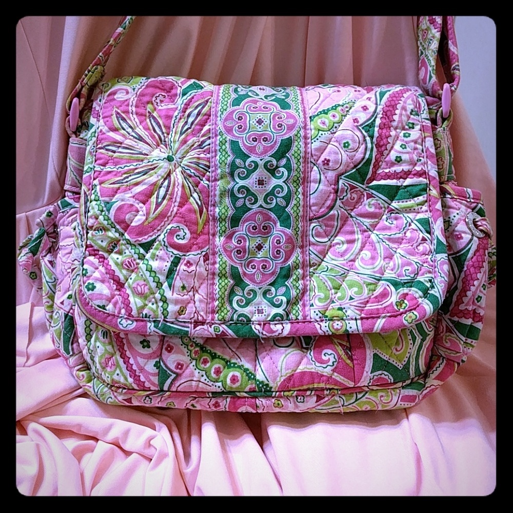 Vera Bradley purse in Pinwheel Pink