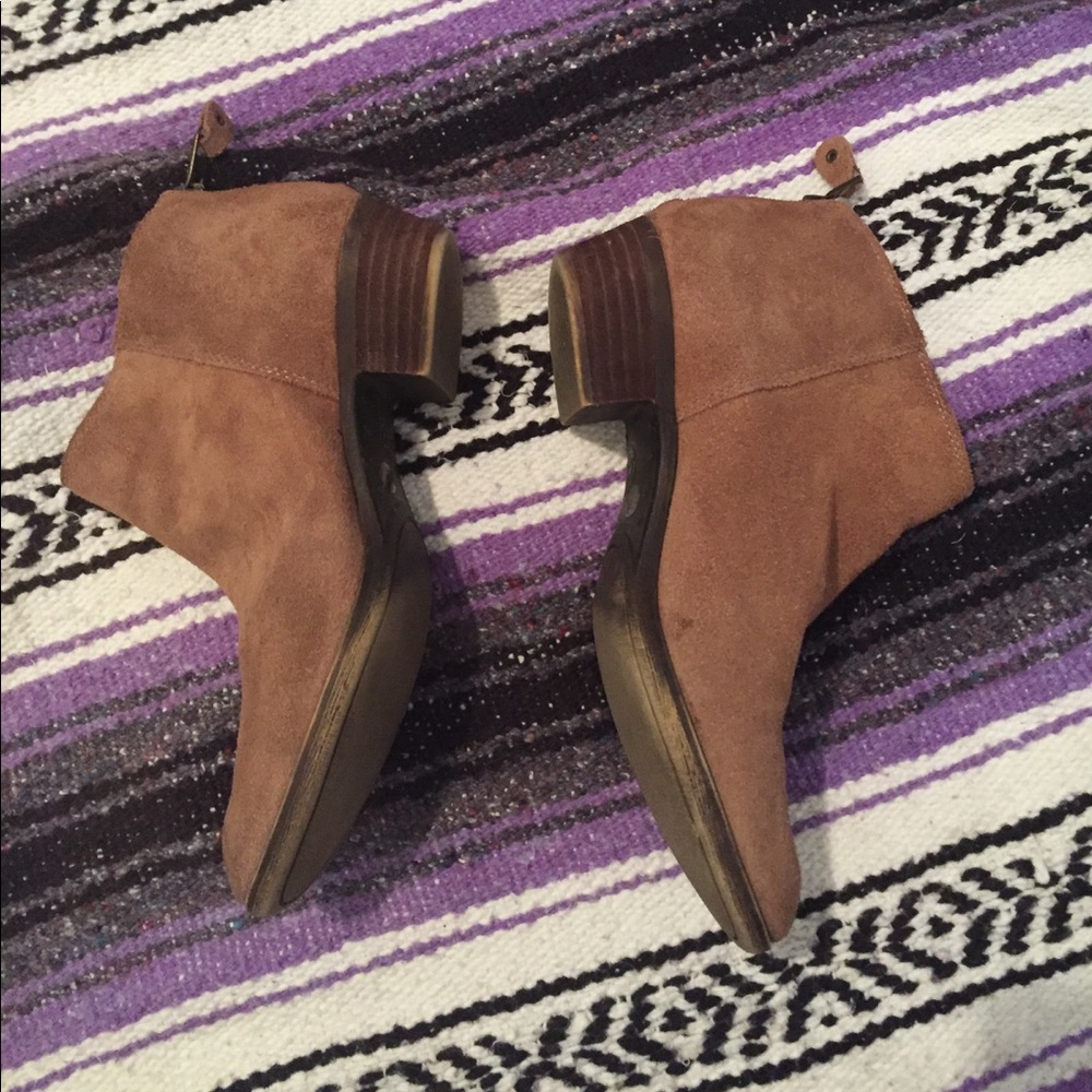 LUCKY BRAND suede booties