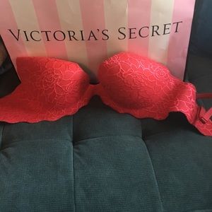 Victoria's Secret "Very Sexy" red lace bra 36D