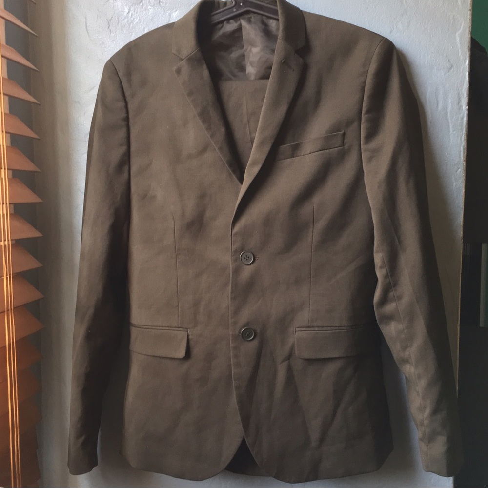 Olive green men's slim suit 🤗