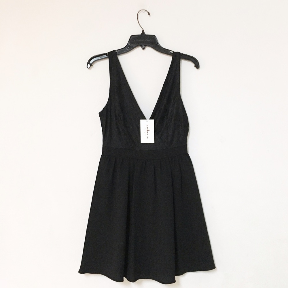Gorgeous elegant chic lace black flared dress