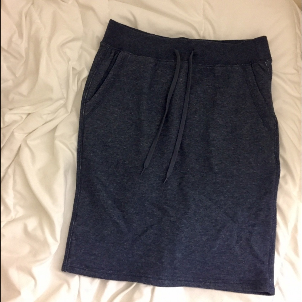 UNIQLO BLUE SWEAT SKIRT