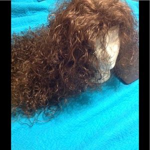 NWT LONG CURLY SYNTHETIC WIG