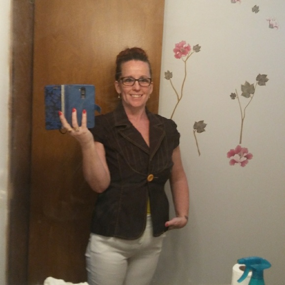 Meet your Posher, Kimberly - Picture 3 of 4