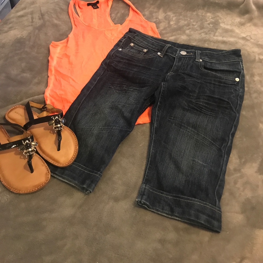Rock & Republic Medium jean Capri pants