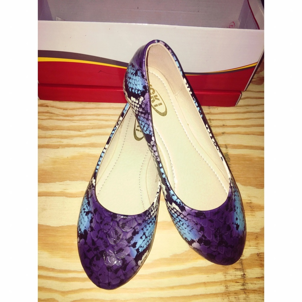 New ✨ Faux Snakeskin Printed Flats