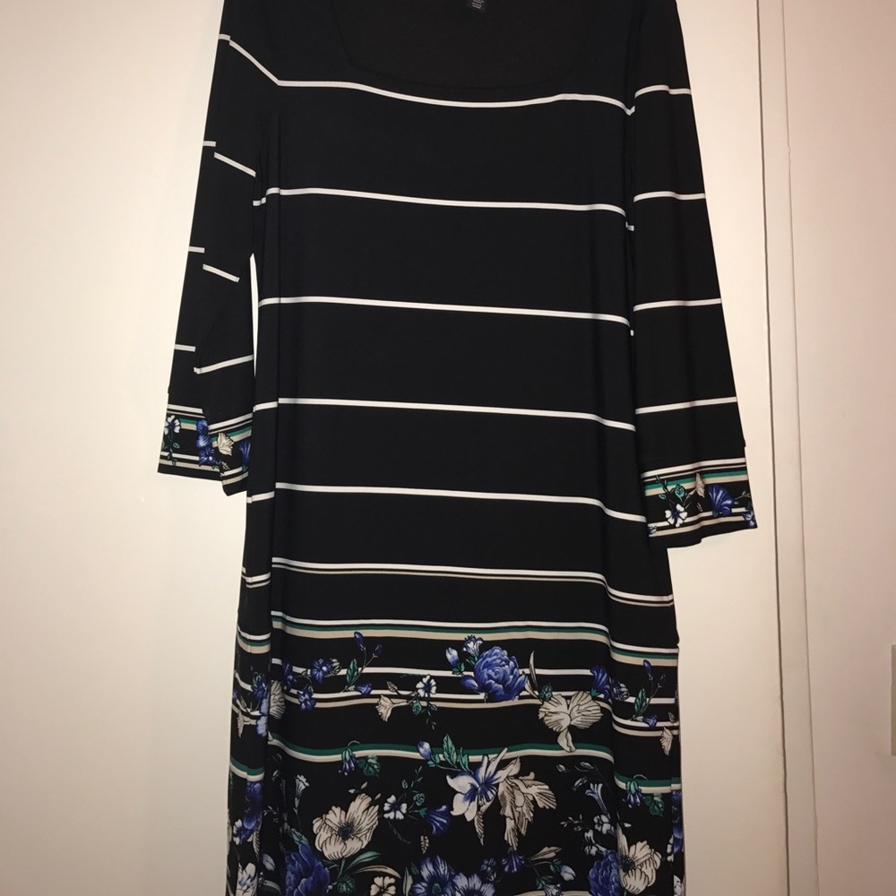 White House black market dress - Picture 5 of 5