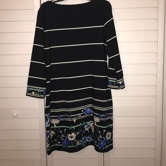 White House black market dress - Picture 2 of 5