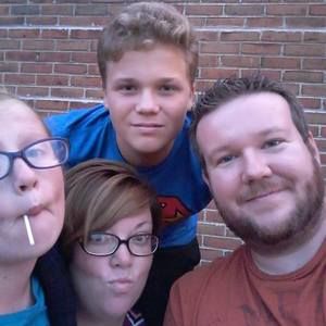 Meet your Posher, Joshua