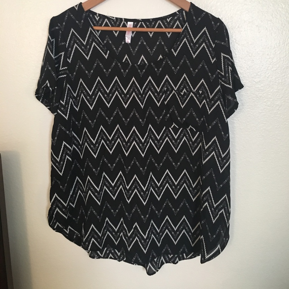 Xhilaration short-sleeve chevron print blouse