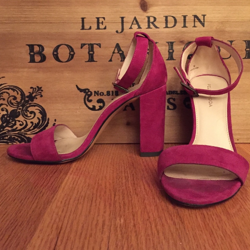 Pelle Moda 'Bonnie' Magenta Block Heel Sandals