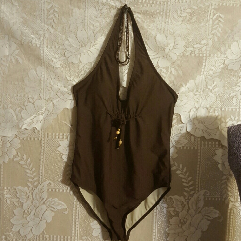 NWT Plus size 12/14 Bathing suit & Necklace