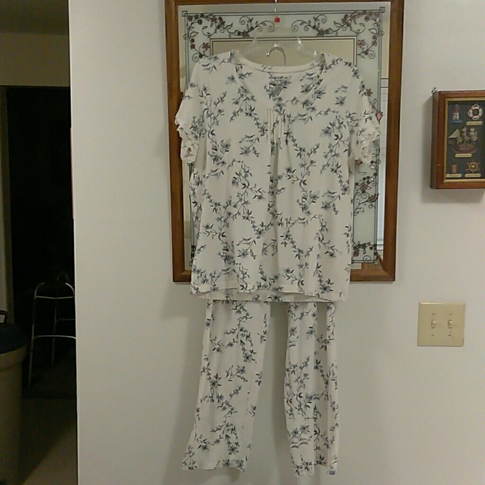 Croft and Barrow pajamas floral print