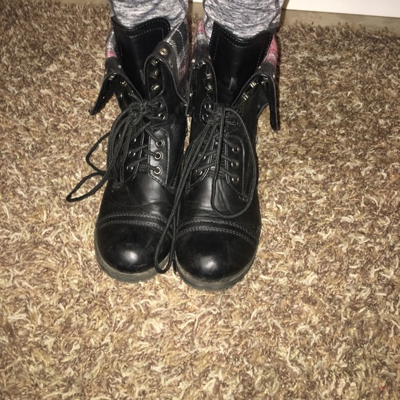 Boots - Picture 2 of 4