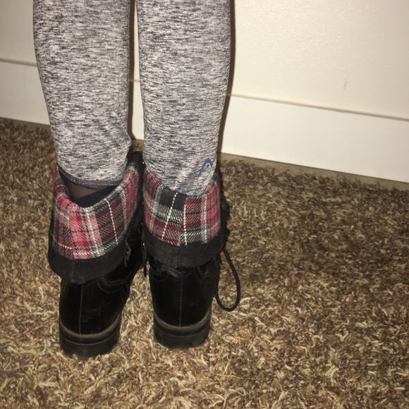 Boots - Picture 3 of 4