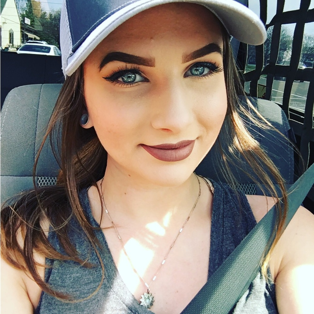 Meet your Posher, Gwendolyn