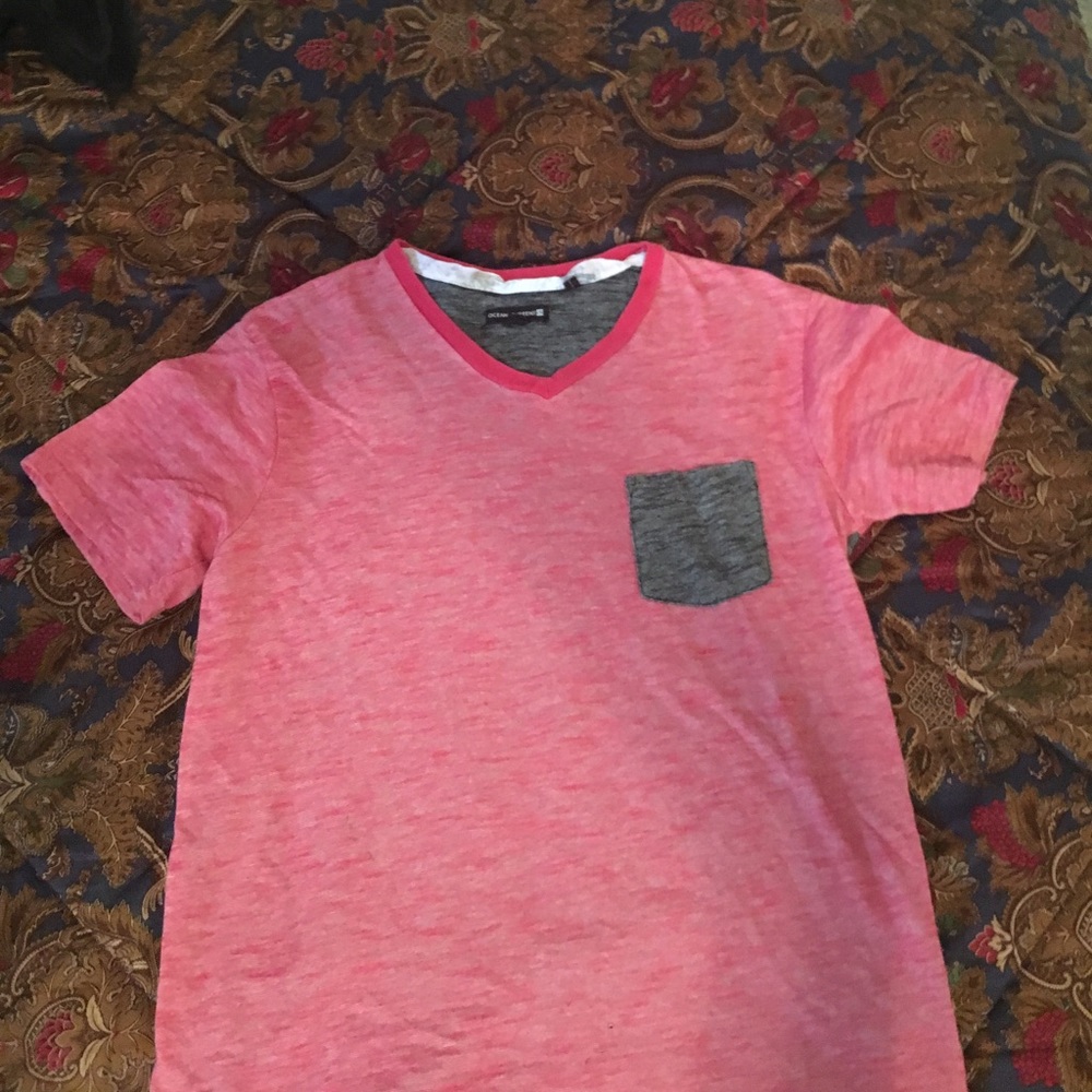Ocean Current red and black tee