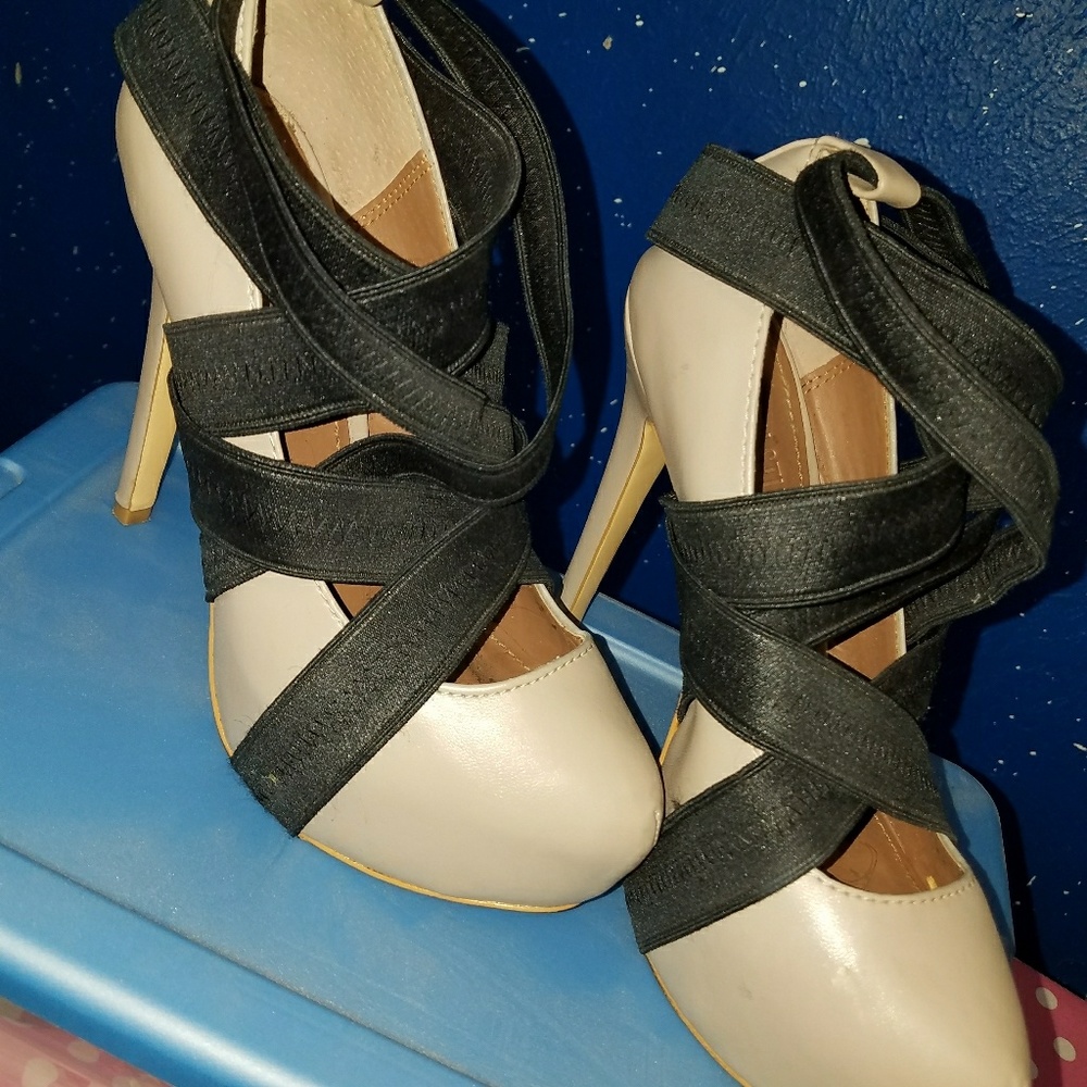 Victoria's Secret Strappy Nude Pump