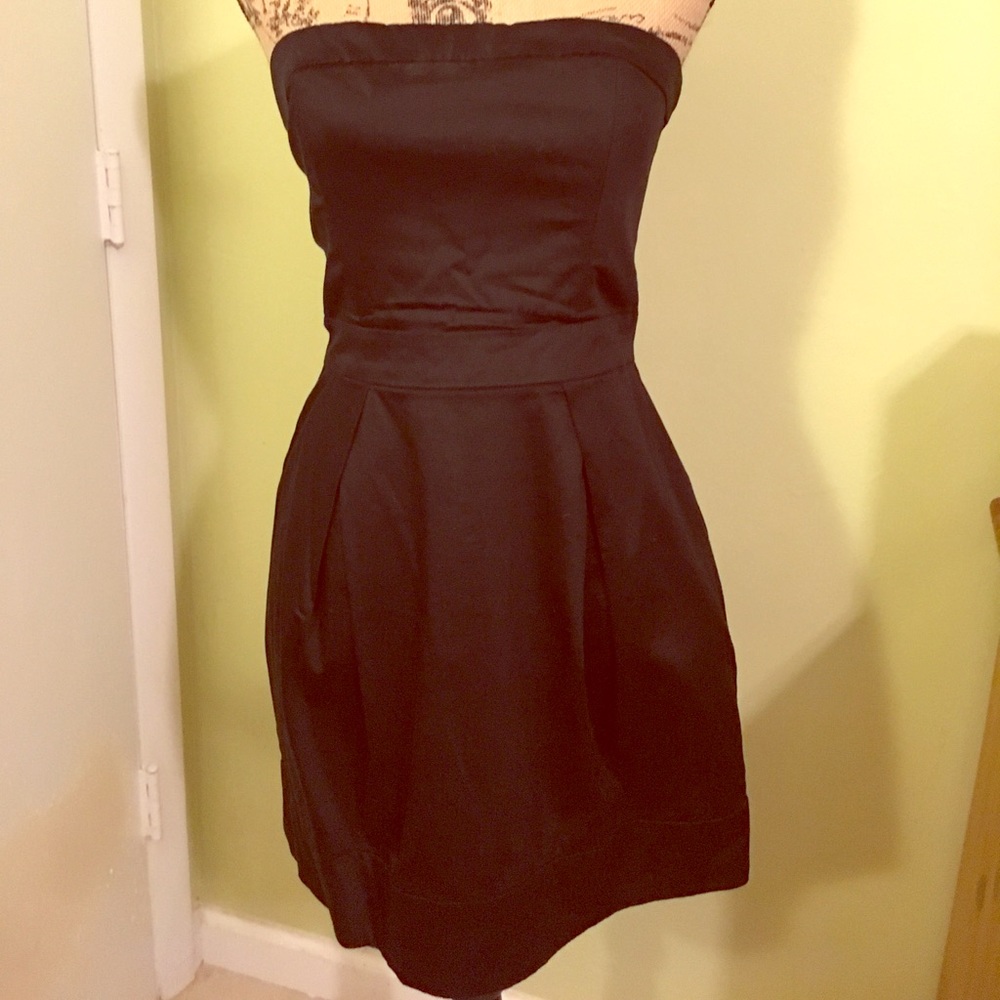 Black strapless dress