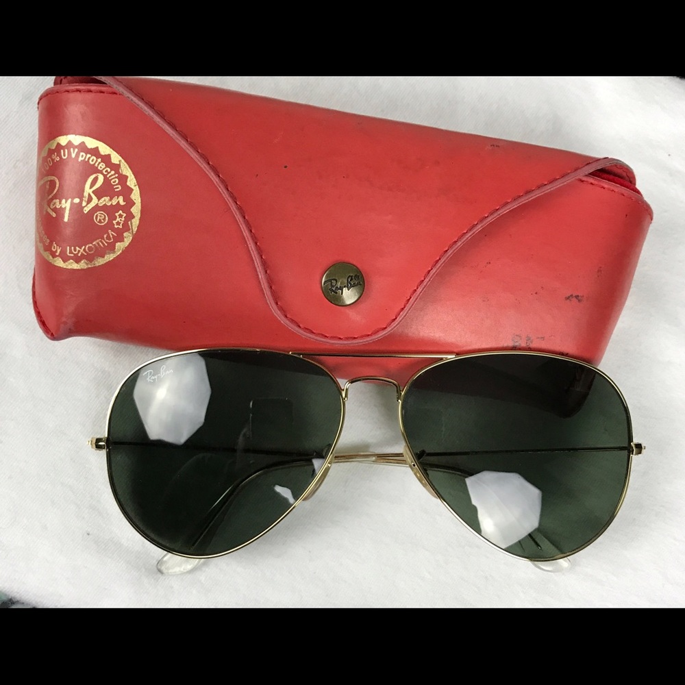 Ray-Ban Aviators with a gold frame & black lenses