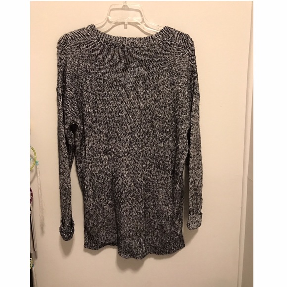 Banana Republic Gray Sweater - Picture 2 of 3