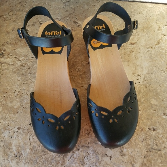 Shoes - Swedish Hasbeens Black Clogs Sandals 39