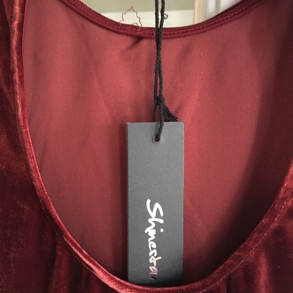 Red velvet cold shoulder bodysuit leo open back - Picture 5 of 5