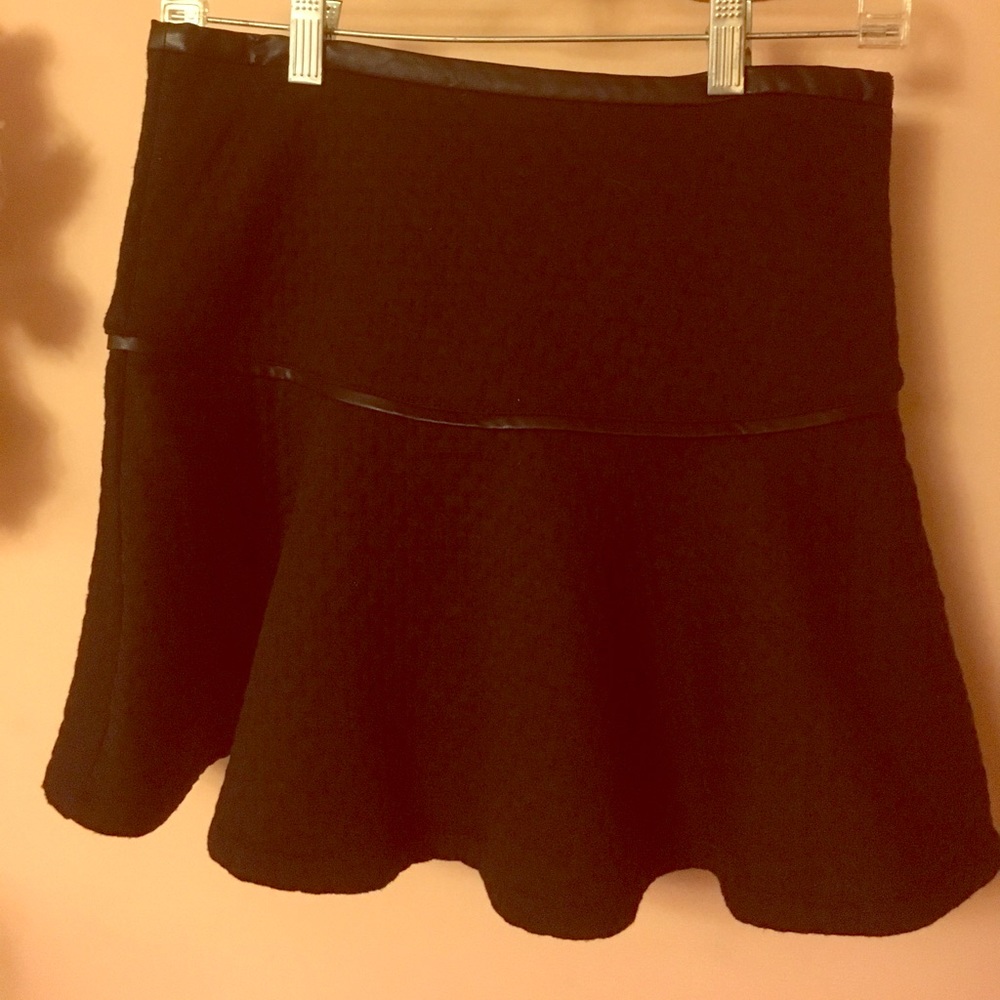 SALE ✔️ Black Skater Skirt w/ Faux Leather